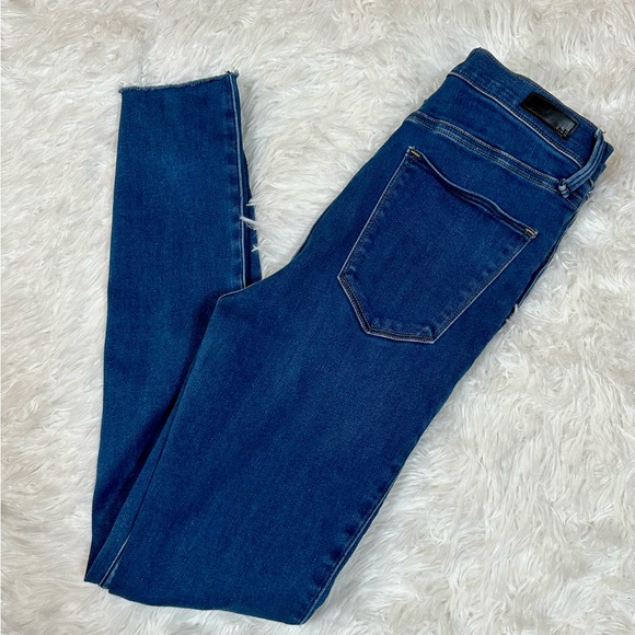 Abercrombie & Fitch Denim - Women’s Abercrombie & Fitch Ultra High Rise Jean Legging size 6 Regular / 28